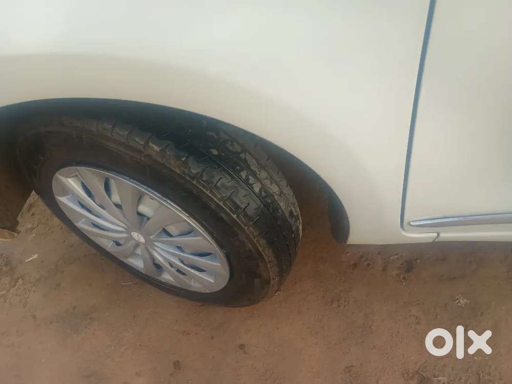 Maruti Suzuki Dzire 2023 Cng & Hybrids 106000 Km Driven