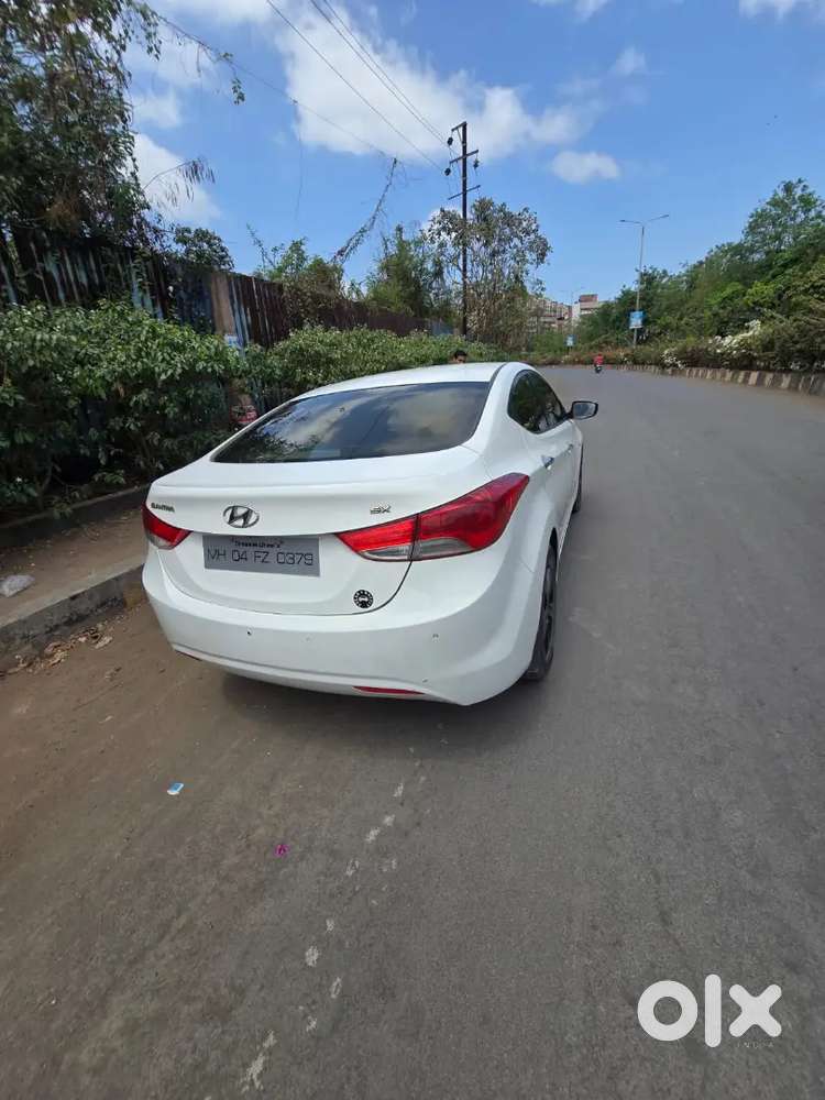 Hyundai New Elantra 2012 Diesel 97000 Km Driven