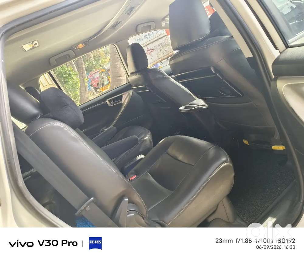 Toyota Innova Crysta V Model