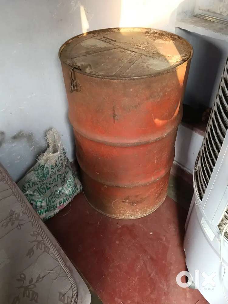 Storage Tank of 200kg (Good hard metal quality tank in good condition