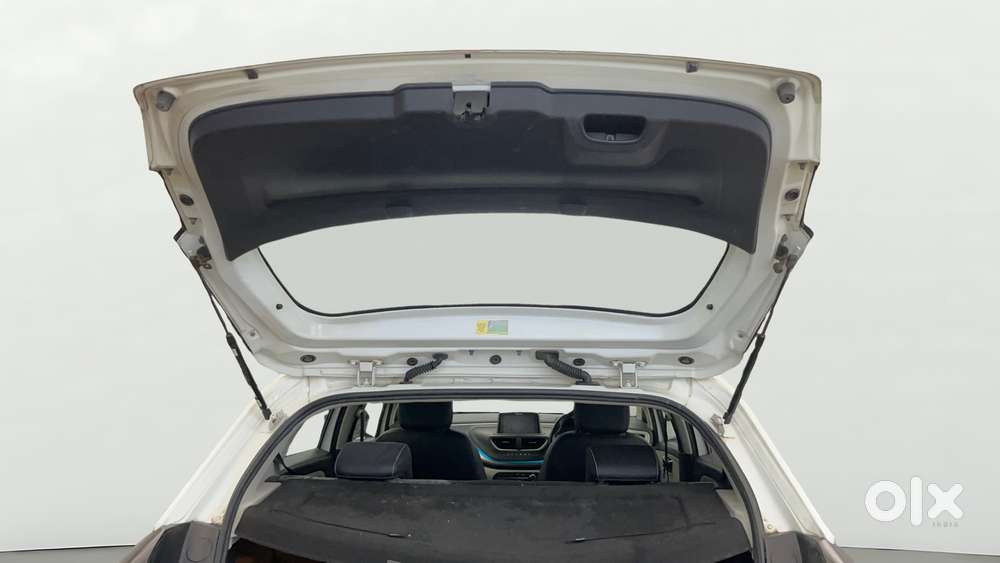 Tata Altroz Xz Plus (s) Icng, 2023, Cng & Hybrids