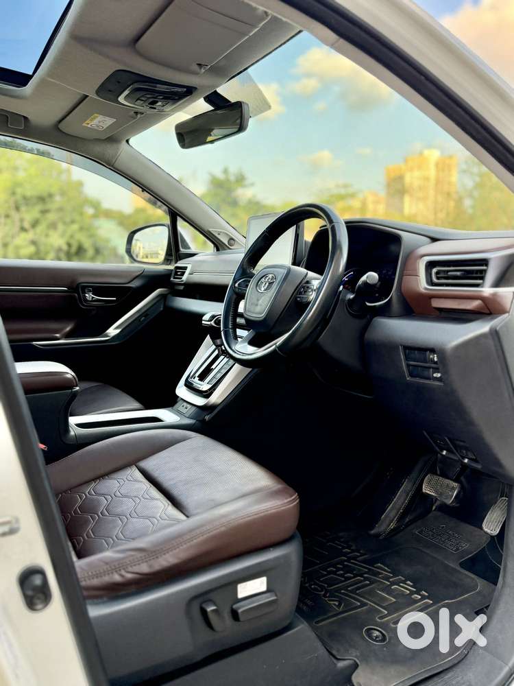 Toyota Innova Hycross 2.0 Zx Hybrid 7 Str, 2023, Electric
