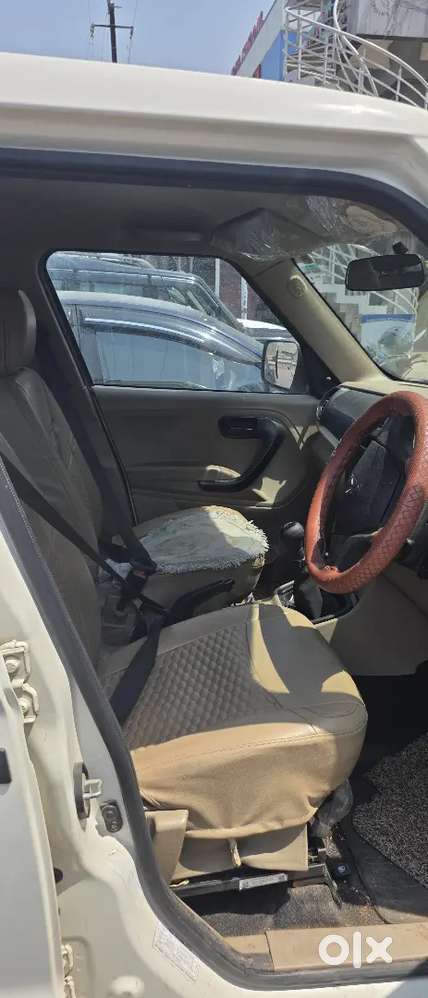 Mahindra Neo N4