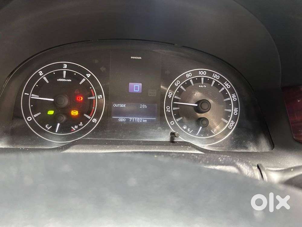 Toyota Innova Crysta 2.8 Gx At, 2016