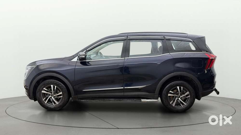 Mahindra Xuv700 2.0 Ax 5 Petrol At Str, 2023, Petrol
