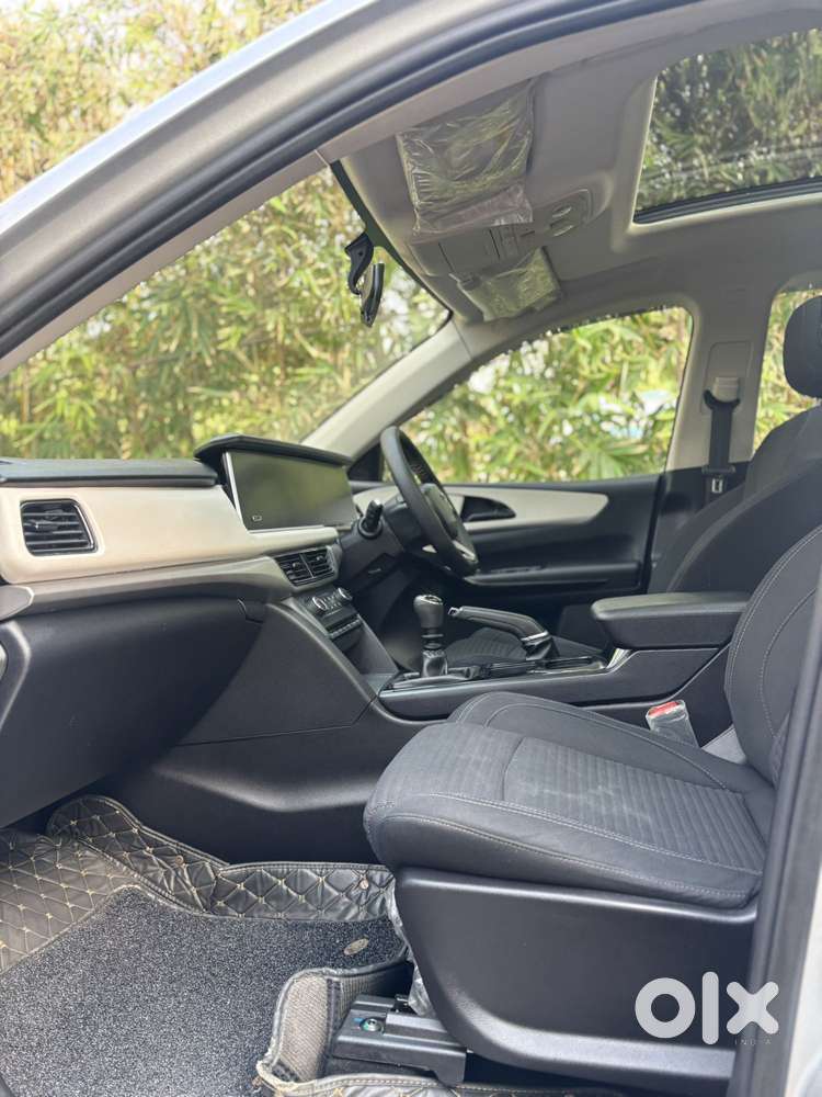 Mahindra Xuv700 2.2 Ax 5 Diesel Mt 7 Str, 2022, Diesel