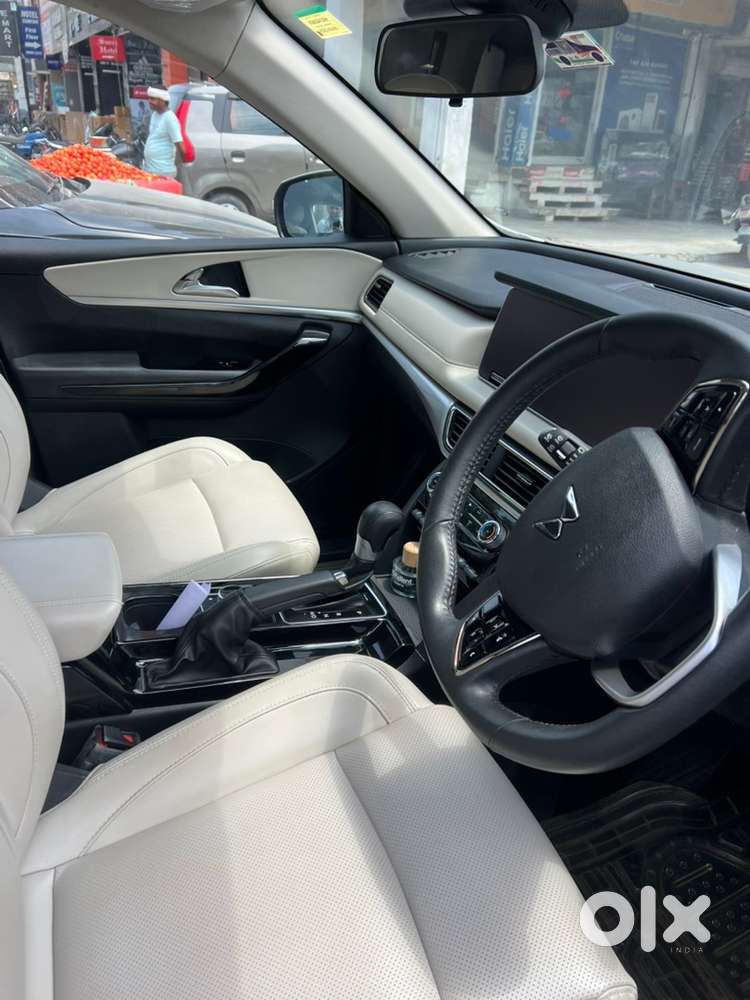 Mahindra Xuv700 Ax7 Automatic Diesel 2025