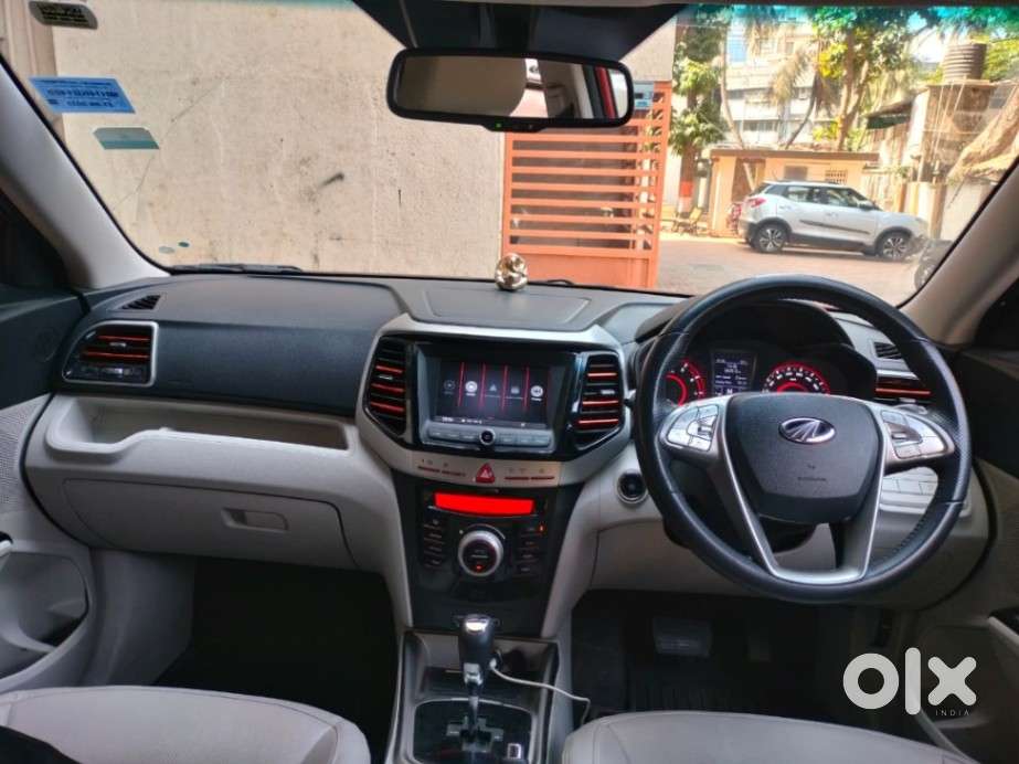 Mahindra Xuv300 1.2 W8 (o) Amt Petrol, 2022, Petrol