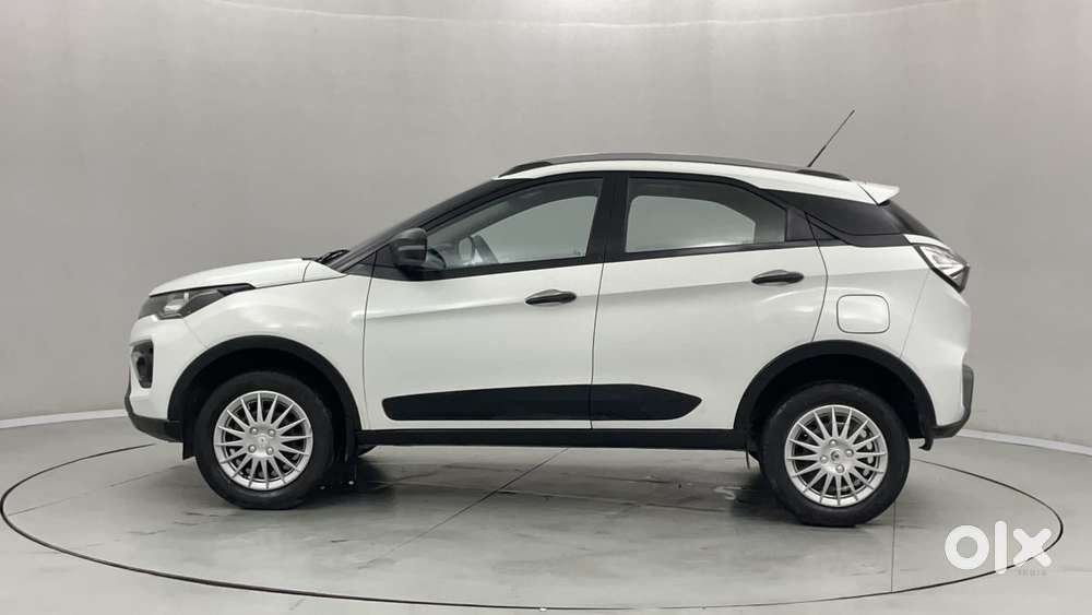 Tata Nexon 1.2 Revotron Xm (s), 2022, Petrol
