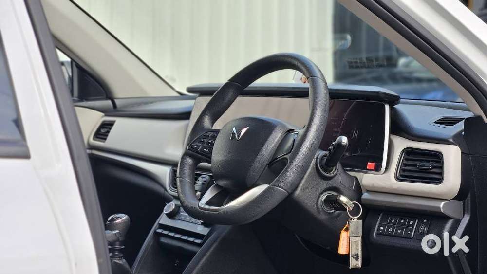 Mahindra Xuv700 2.2 Ax 5 Diesel At 7 Str, 2023, Diesel