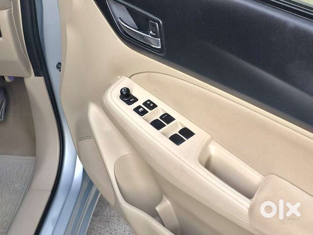 Maruti Suzuki Dzire Vxi Ags, 2024, Petrol