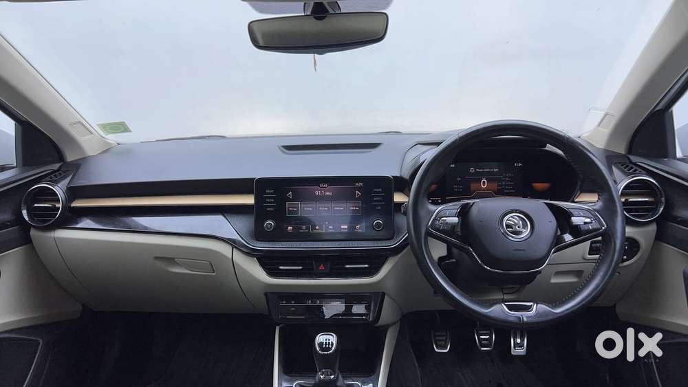 Skoda Slavia Style 1.0l Tsi Mt, 2022, Petrol