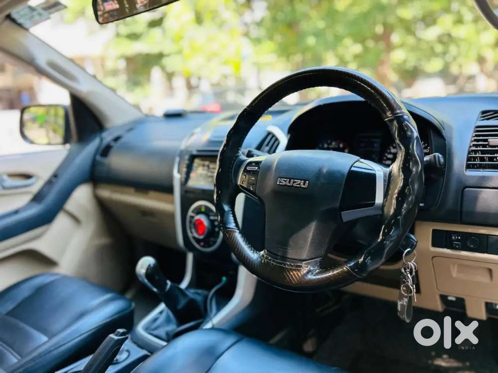 Isuzu V-cross 4×4 Diesel  Top Model In Mint Condition