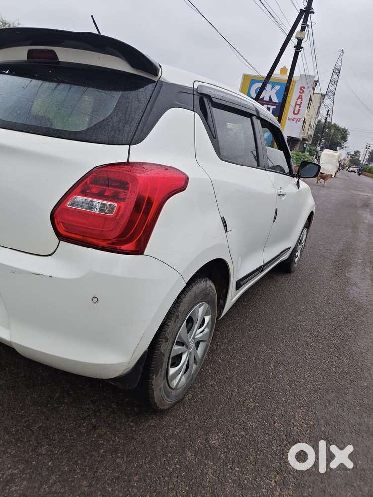 Maruti Suzuki Swift Vxi + Manual, 2022, Petrol