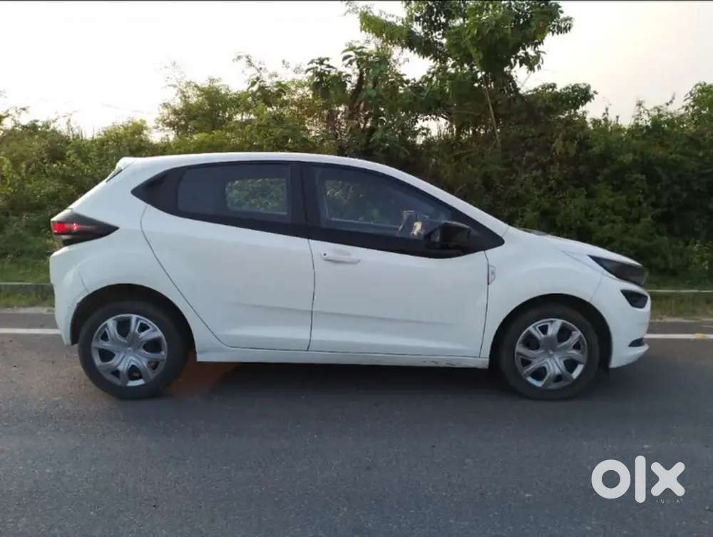 Tata Altroz Petrol 2025 Petrol Well Maintained