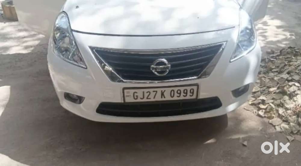 Nissan Sunny 2012