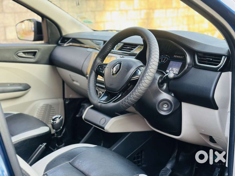 Renault Triber Rxt, 2023, Petrol
