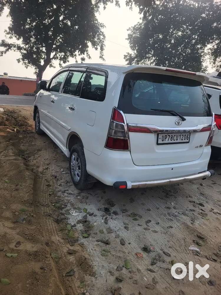 Toyota Innova 2012