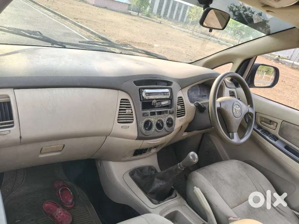 Toyota Innova 2006 Diesel 300000 Km Driven