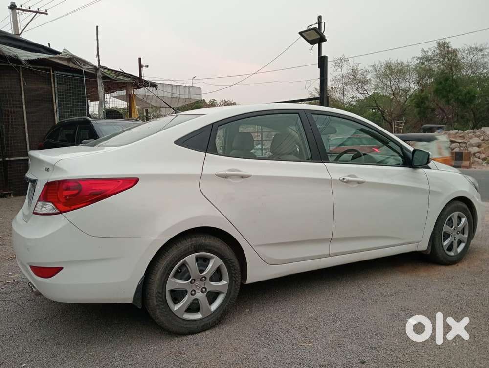 Hyundai Verna 1.6 Ex Vtvt, 2013, Petrol