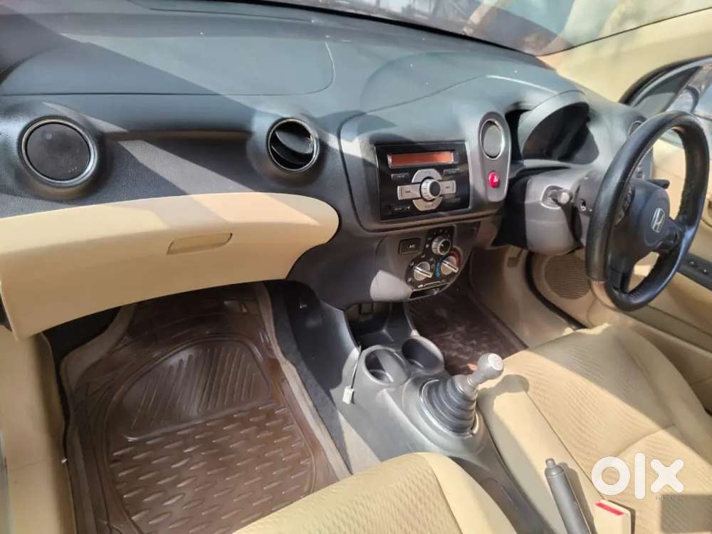 Honda Amaze V Petrol 2014