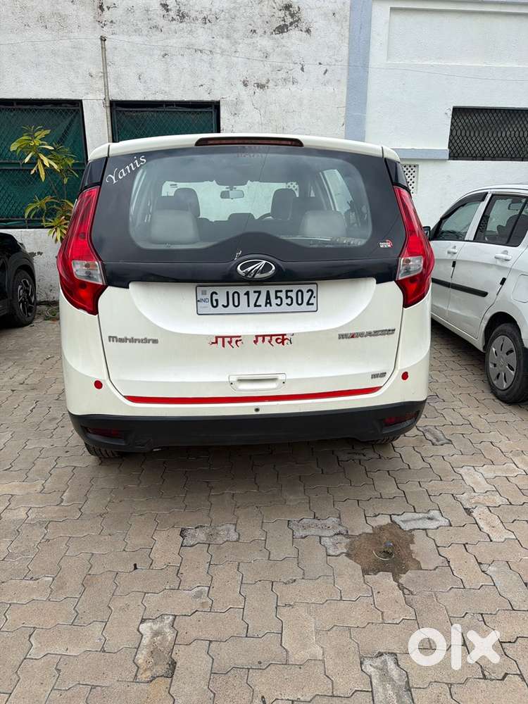 Mahindra Marazzo Diesel 2019