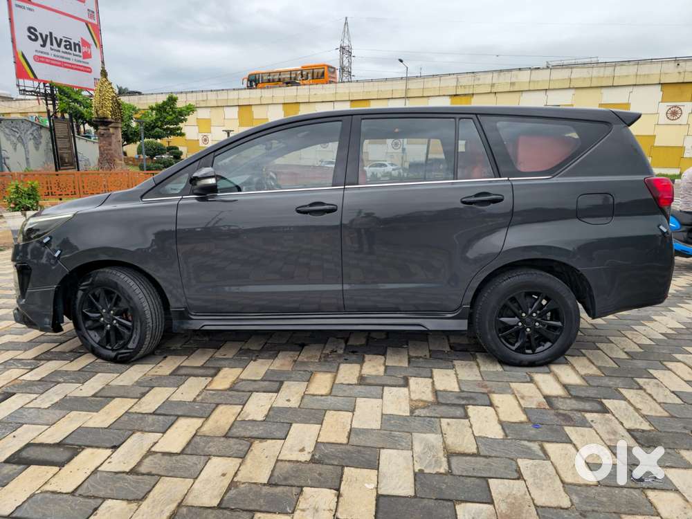 Toyota Innova Crysta 2.4 V, 2017, Diesel