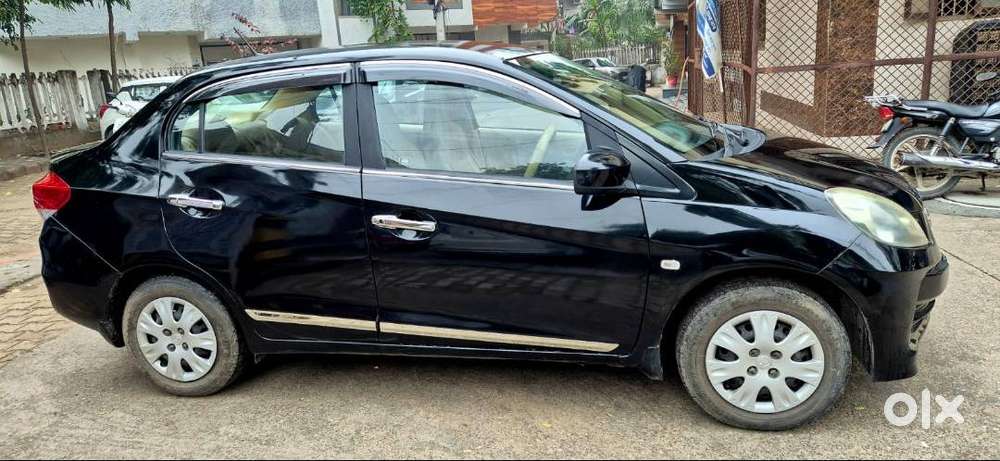 Honda Amaze For Sale. Petrol + Cng. Well Maintained Car With Lcd Scree
