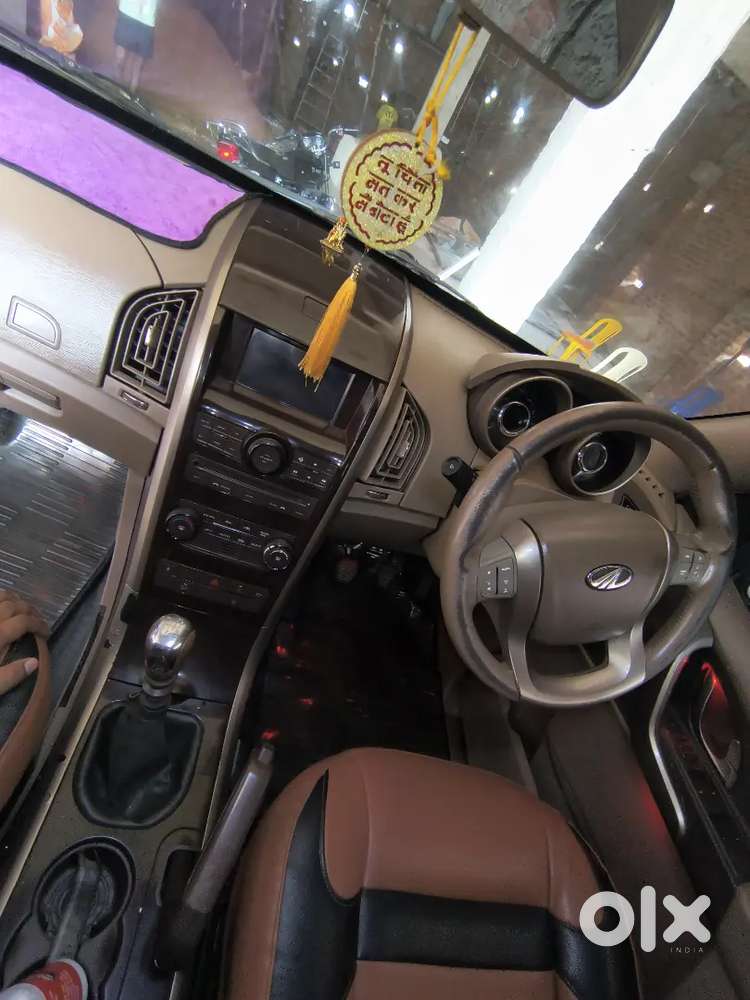 Xuv 500 W10 Selling