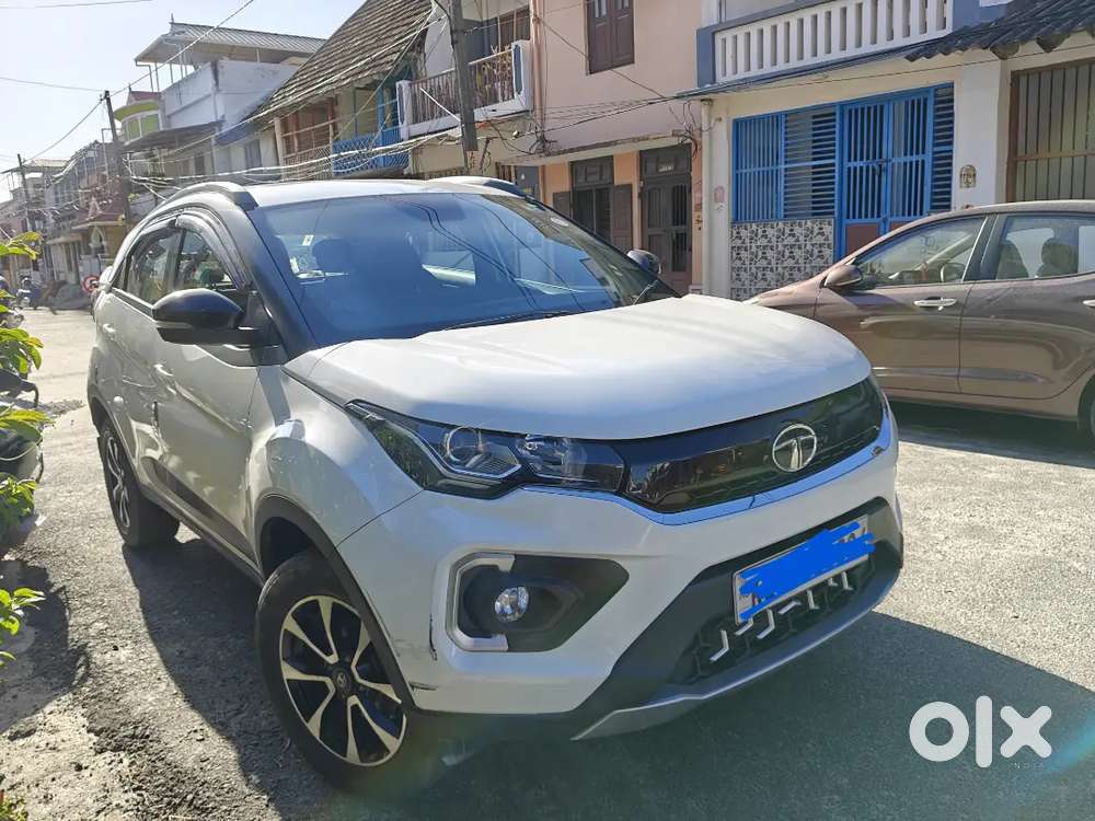 Tata Nexon Xz+s Petrol  | White | 48,000 Km