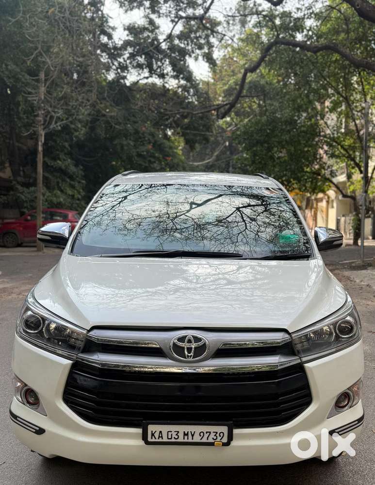 Toyota Innova Crysta 2.8 Zx At 7 Seater, 2016, Diesel