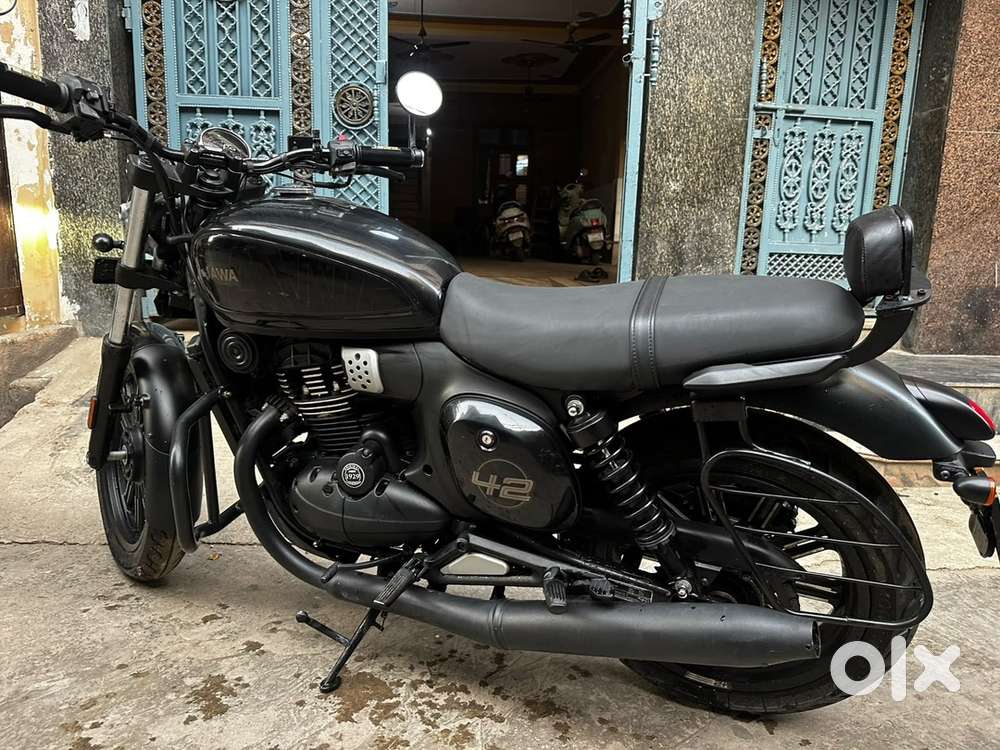 Jawa 42 FJ Petrol Bike
