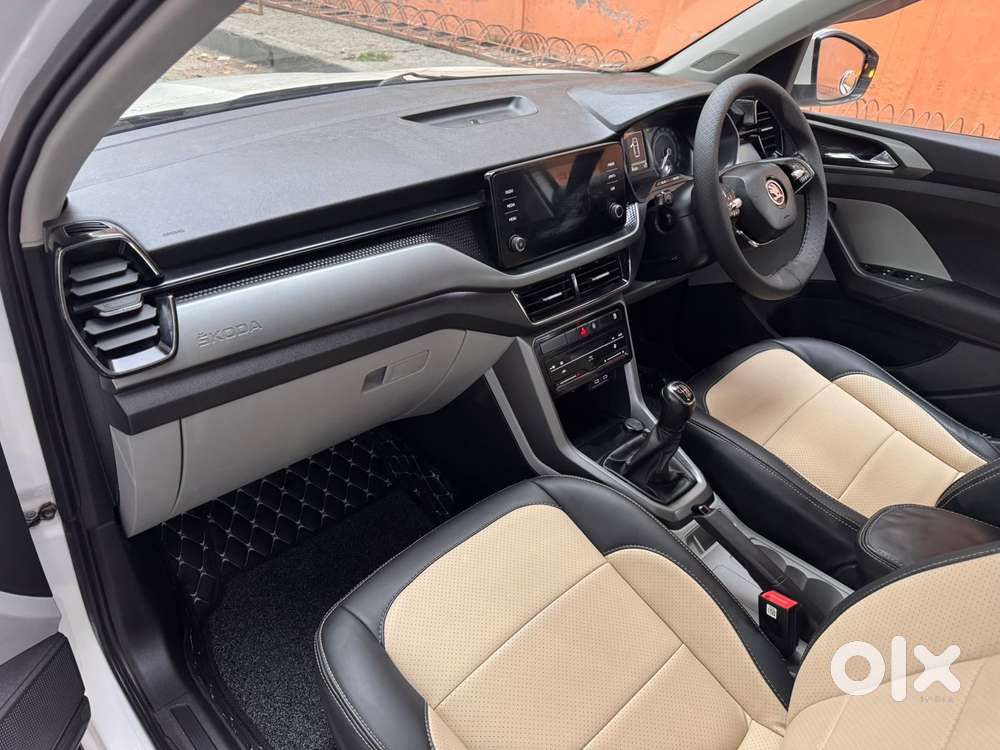 Skoda Kushaq 1.0 Tsi Ambition, 2022, Petrol