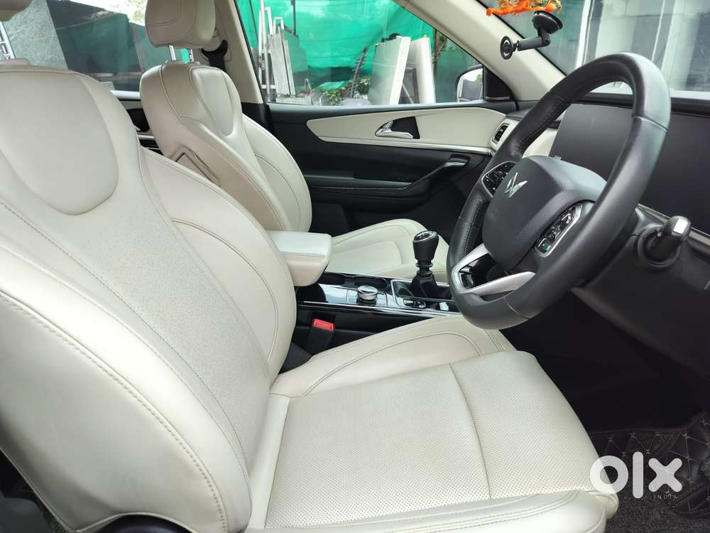 Mahindra Xuv700 2.2 Ax 7 Diesel Mt Luxury Pack Str, 2023, Diesel