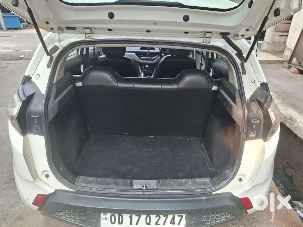 2019 Tata Nexon Xt – White – Excellent Condition – Added Features
