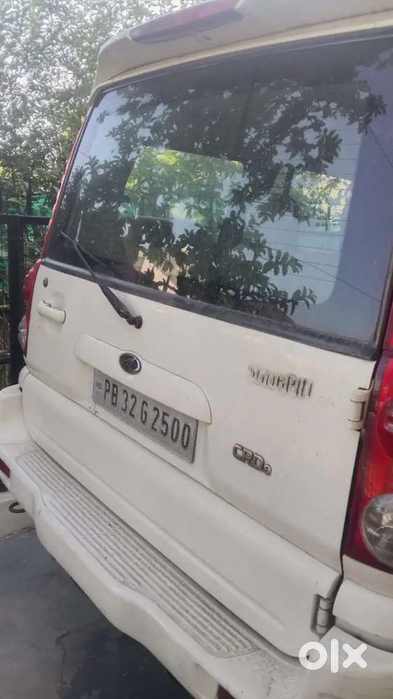 2012 Scorpio White Color