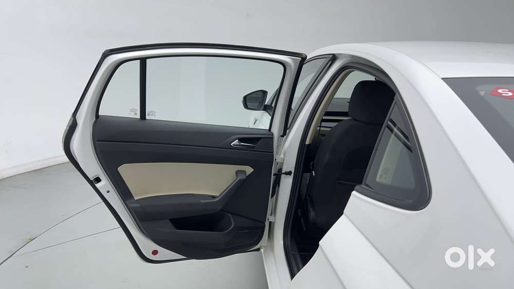 Skoda Slavia Ambition 1.0l Tsi At, 2023, Petrol