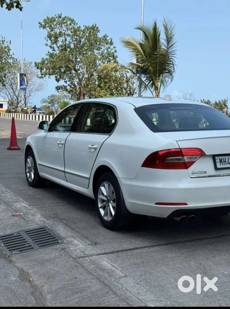 Skoda Superb Elegance 2014 Variant