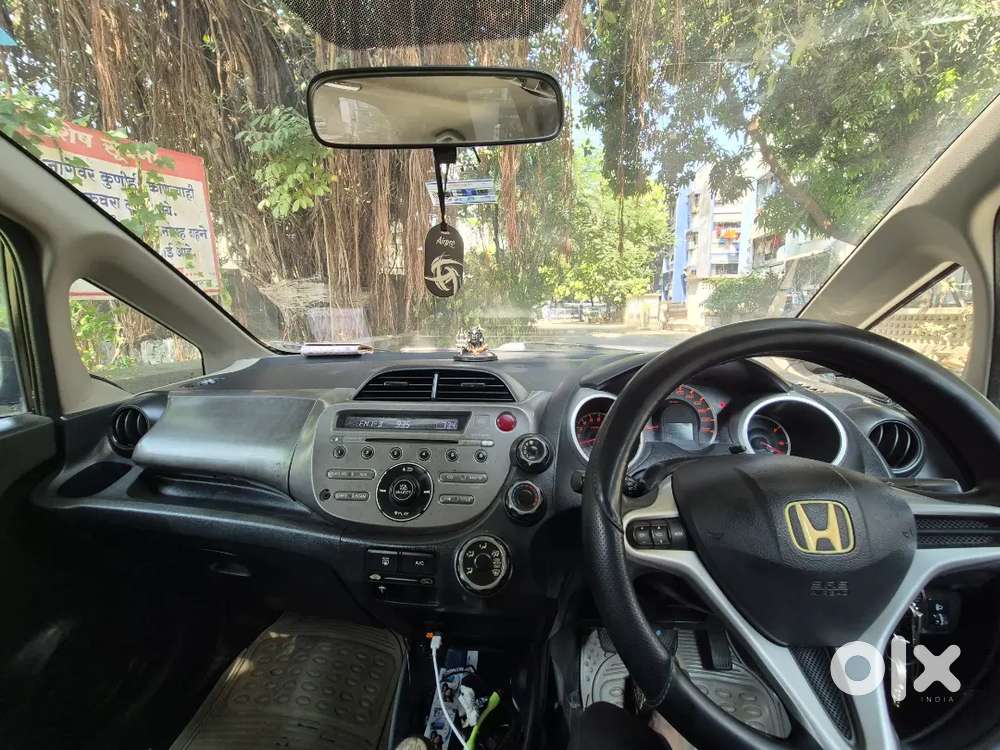 Honda Jazz 1.2 Zx 2011( All Paper Clear Upto 2031)