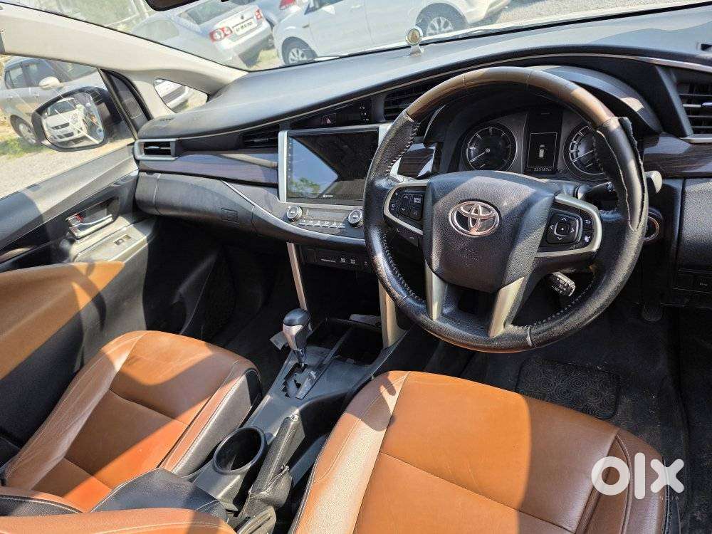 Toyota Innova Crysta 2.8z Automatic, 2016, Diesel
