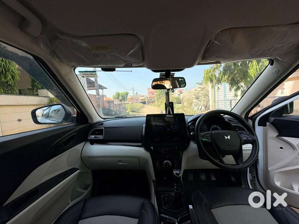 Mahindra Xuv 3xo Mx1 Converted To Ax7l Full Top Model