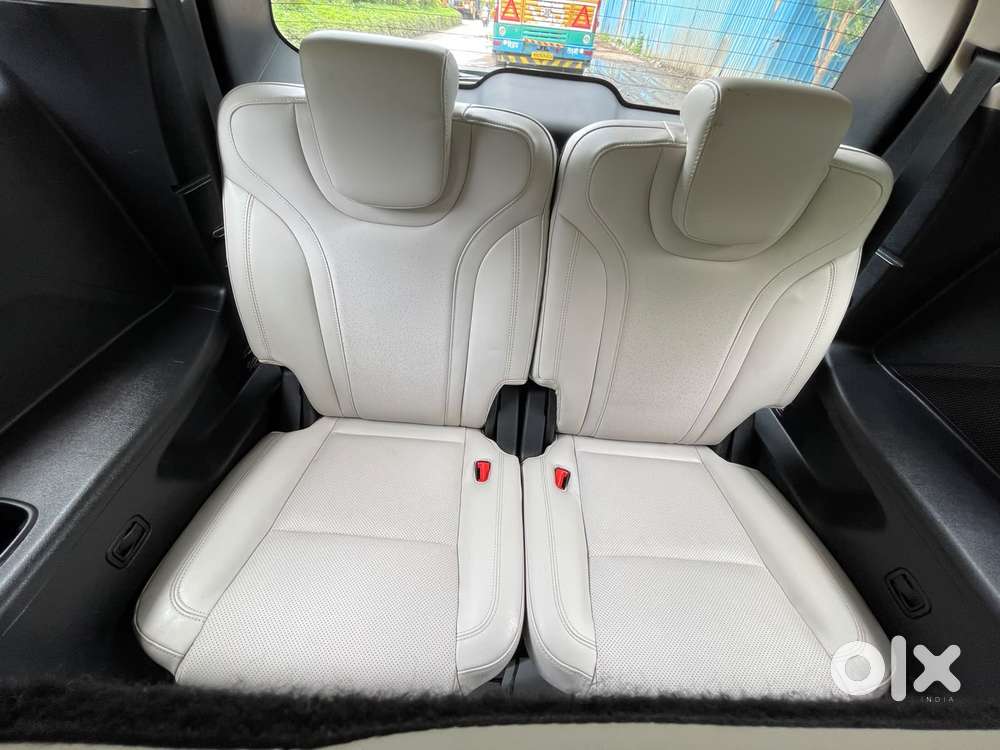 Mahindra Xuv700 2.0 Ax 7 Petrol At Luxury Pack Str, 2021, Petrol