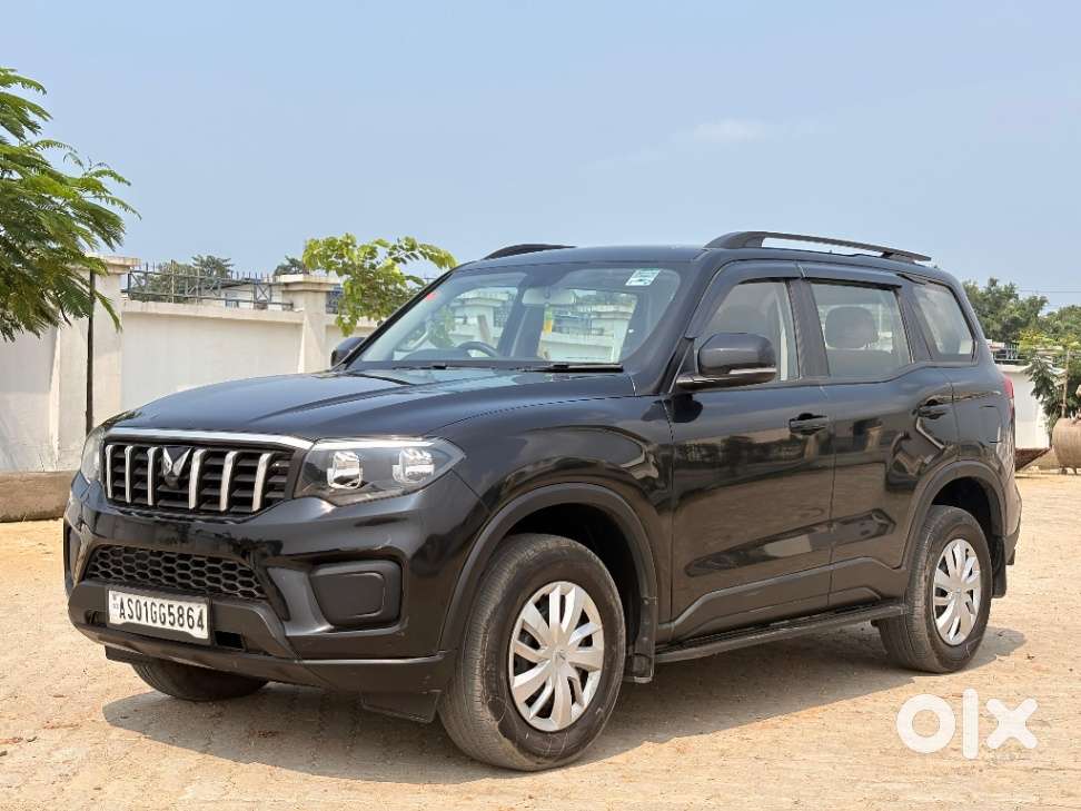 Mahindra Scorpio N Z4 Petrol At 7 Str, 2025, Petrol
