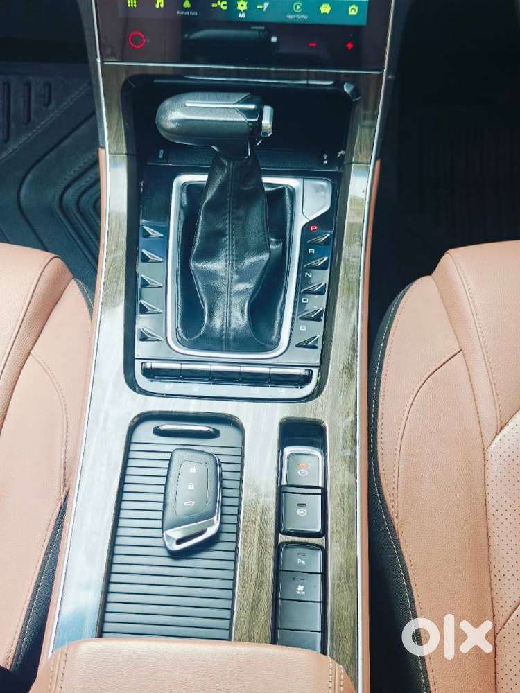 Mg Hector Plus Sharp Pro 1.5 Turbo Petrol Cvt 7 Str, 2023, Petrol