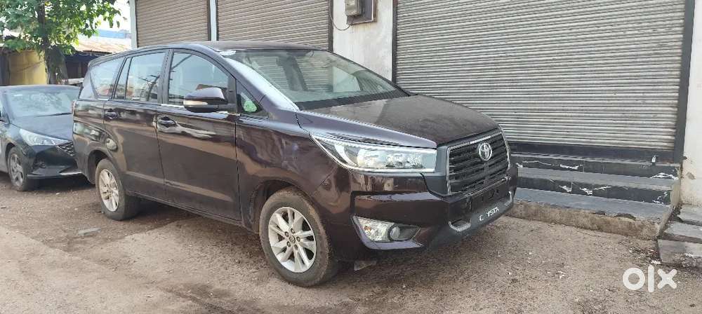 Toyota Innova Crysta 2.4 Mt 2016