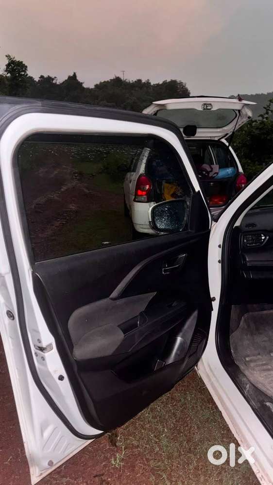 Maruti Swift Vxi Optional 2024