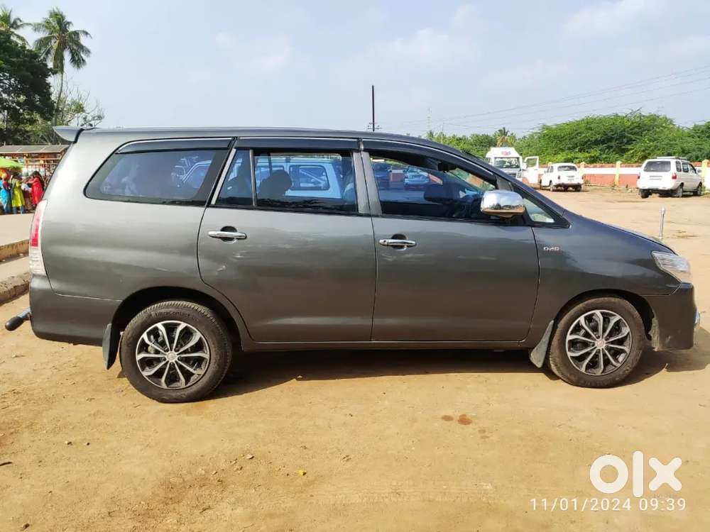 Toyota Innova Vx Petrol 2009 Model