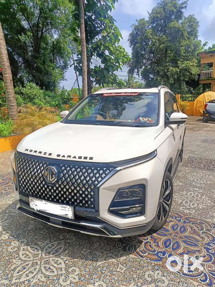 Mg Hector Plus 2023 Year Sharp