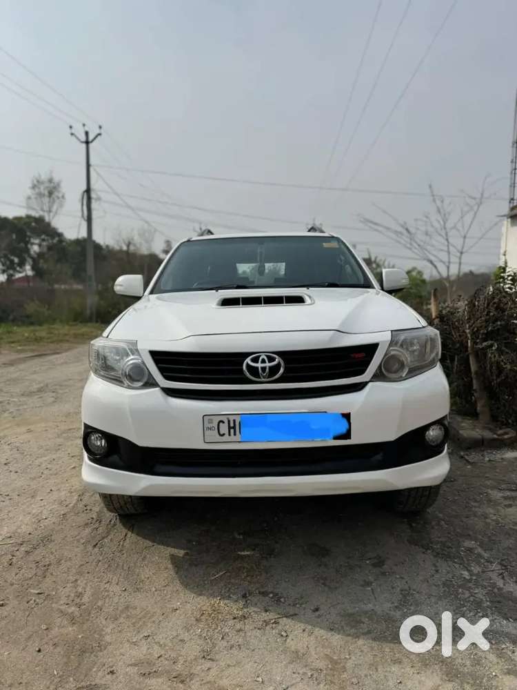 Toyota Fortuner 2012/11 Ch01 Diesel 1st Owner. 7 Seater Available