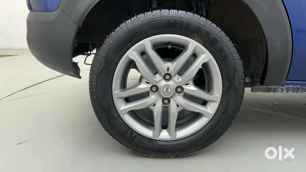 Renault Triber Rxz, 2021, Petrol